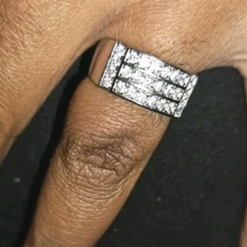 boutique stunning ring